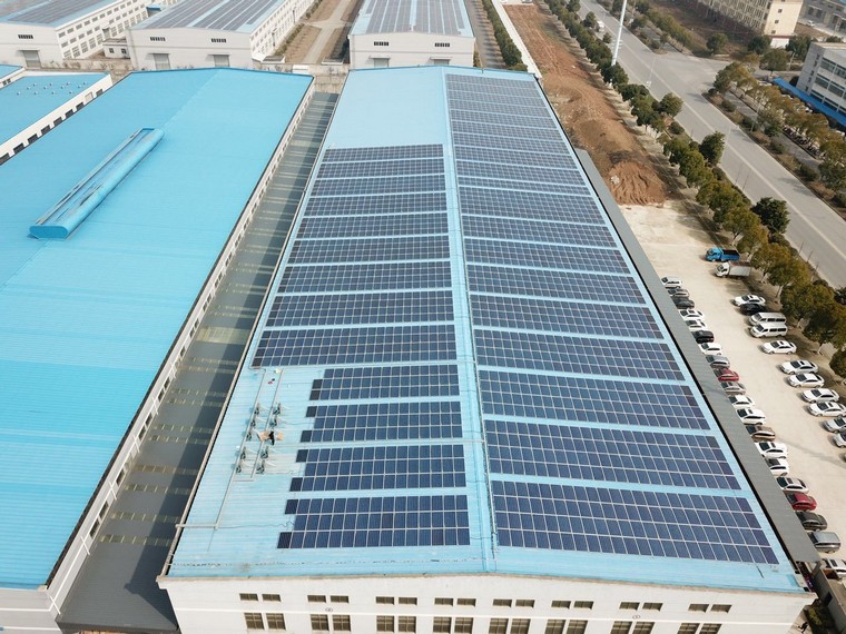 太陽能板的工作原理是怎樣的，太陽能發(fā)電板是什么原理