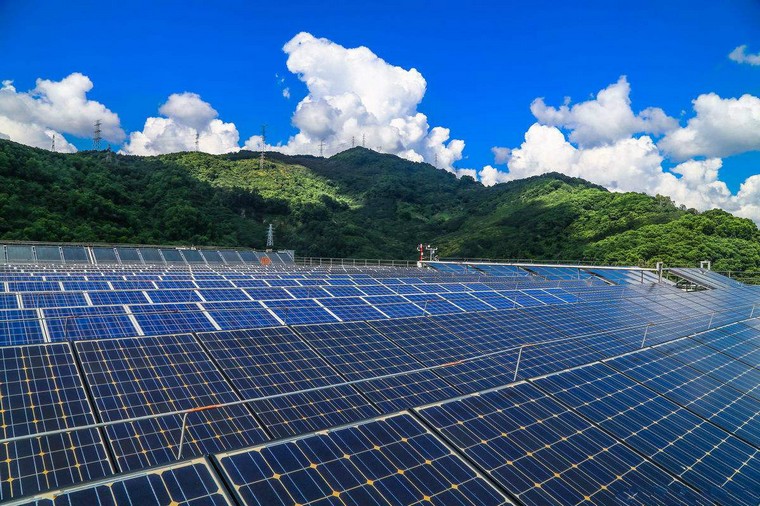 太陽能發(fā)電和光伏發(fā)電有什么區(qū)別，光伏發(fā)電的原理和技術(shù)